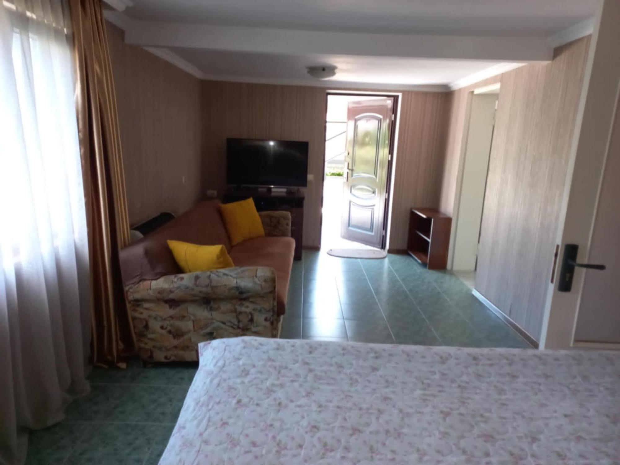 Guest House Kobuleti Exteriör bild